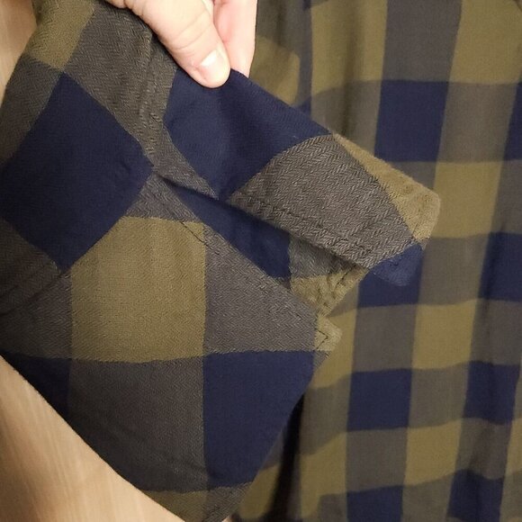 Time And Tru New Navy Green Plaid Bell Sleeve Pullover Top XXL - Picture 3 of 6